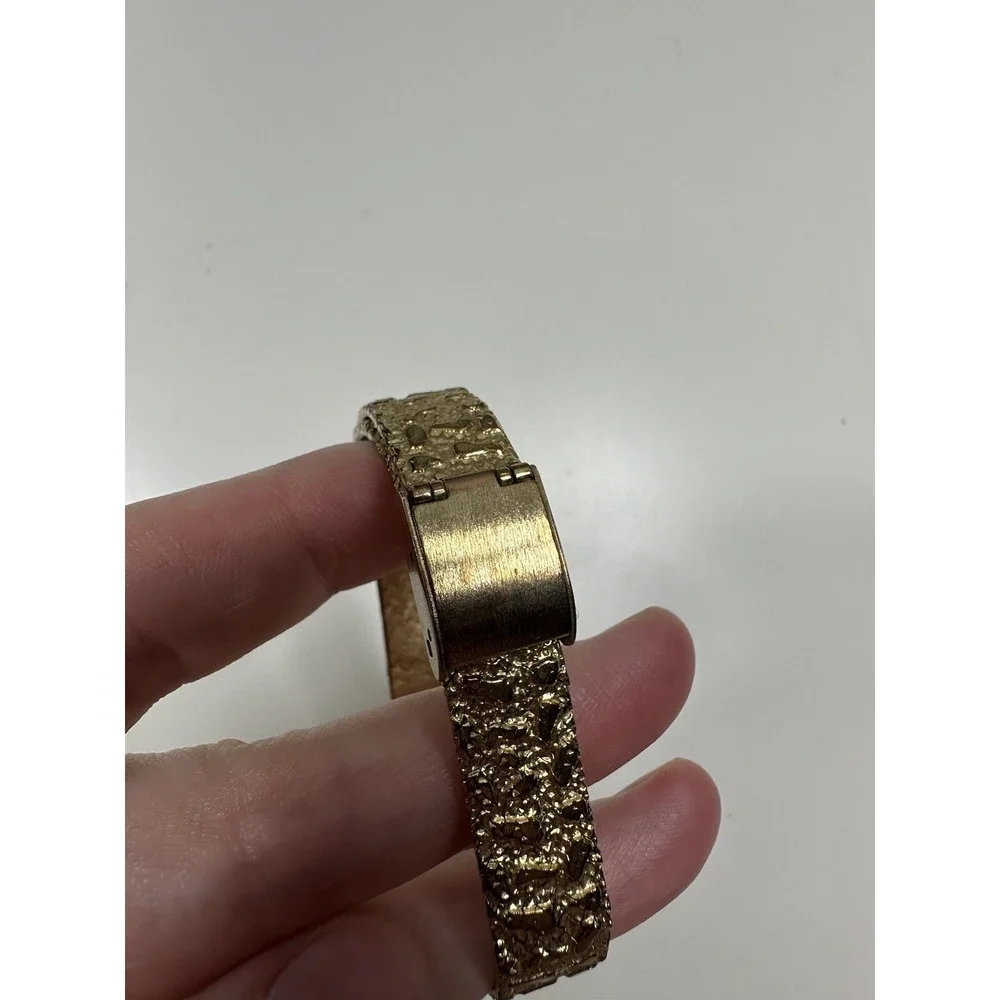Geneva Gold Nugget Ladies Watch Stainless Steel FLG‎ Clasp 220566 Needs Battery